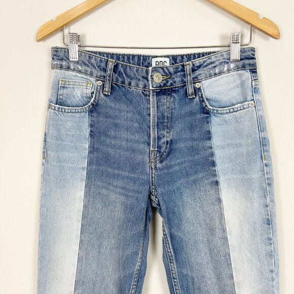 UO BDG Jessye Two Tone Straight Leg Raw Hem Ankle Jeans Size 26 Women's - Picture 3 of 6